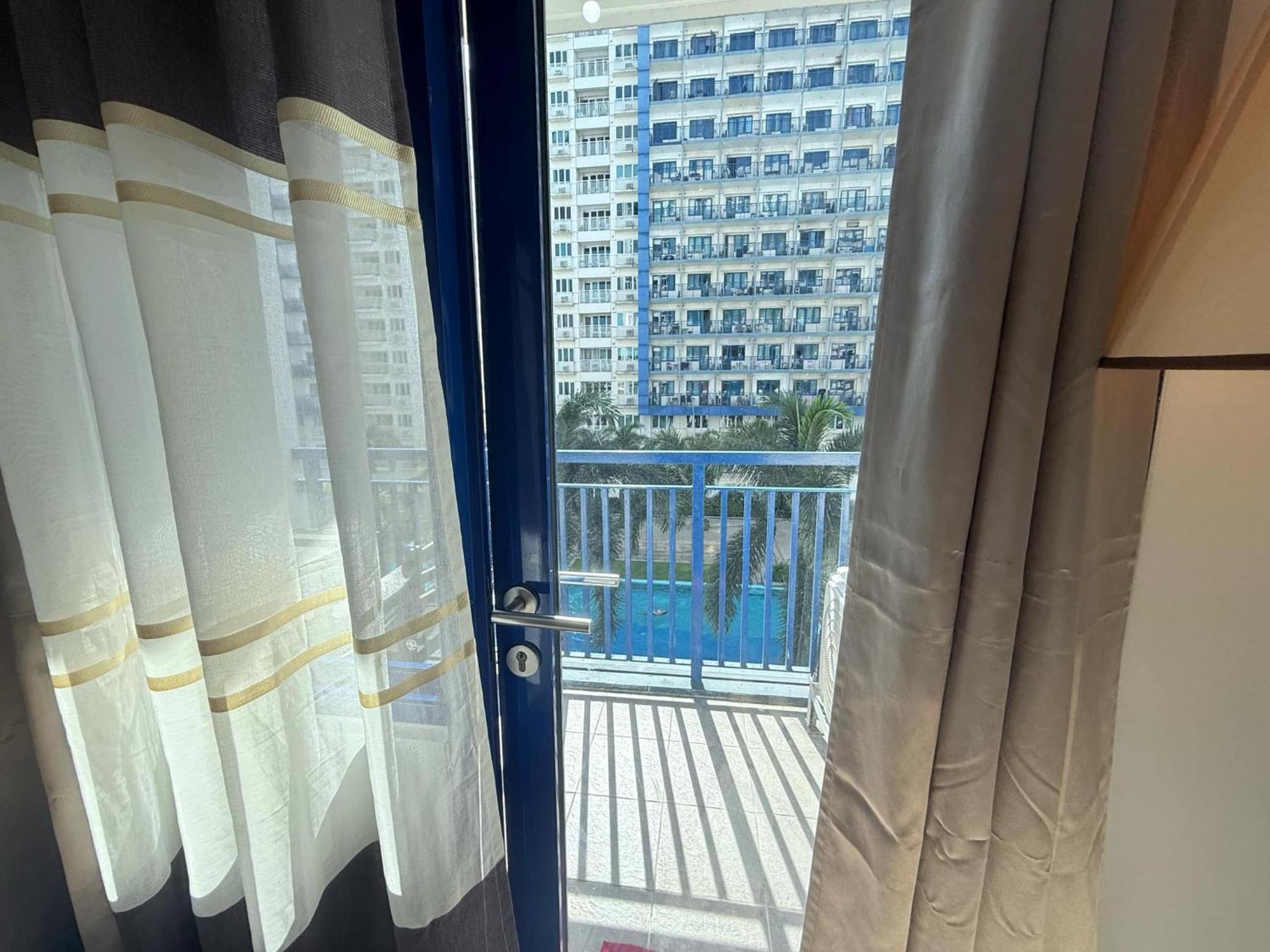 Sea Residences Mall Of Asia- Jerson * Manila
